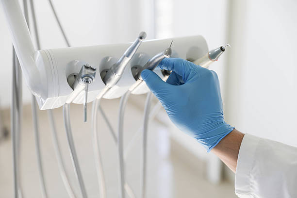 Professional Emergency Dentist technician working in Solana, FL